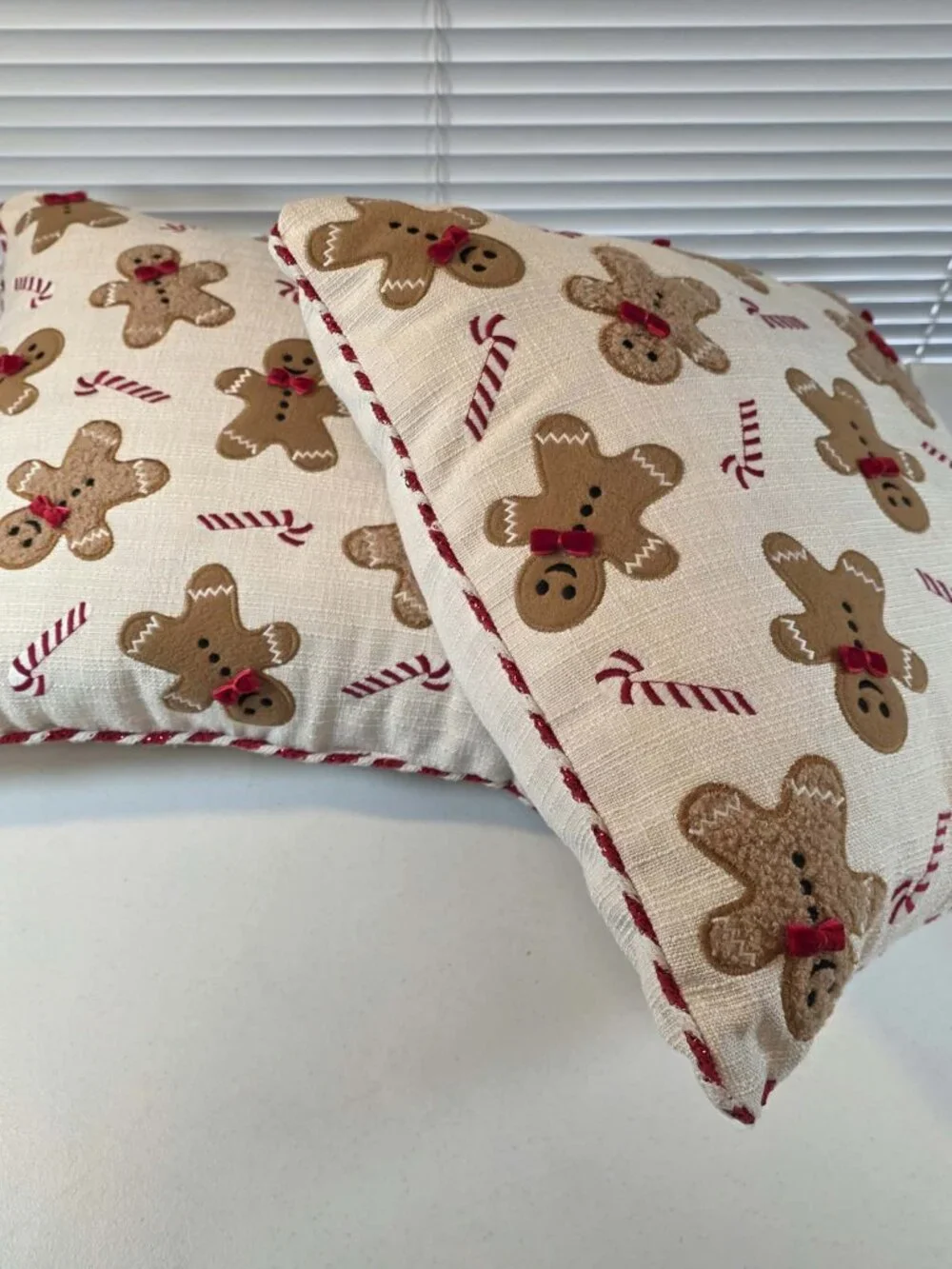 GINGERBREAD MAN CANDY CANE THROW PILLOWS CHRISTMAS FESTIVE HOLIDAY (2) 16 X 16